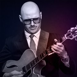 Linus Eppinger feat. Paula Bilá – Friday Edition