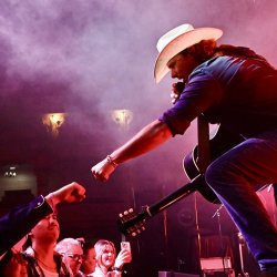 The British Country Music Festival headliner greets the crowd