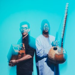 photo of Ablaye Cissoko & Cyrille Brotto playing the kora and the accordion