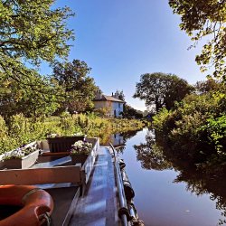 Petit-Luxe Afternoon Tea Cruise