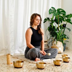 Sound Bath Meditation with Rozalia Galatou. Sundays 7:30pm