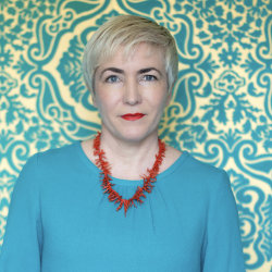 Alice Sullivan head and shoulders