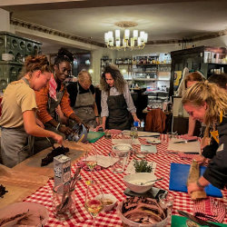 Weihnachtsfeier & Teambuilding anfragen – Wave Food by Vallery