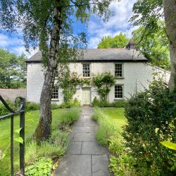 Guided Tour & Cream Tea