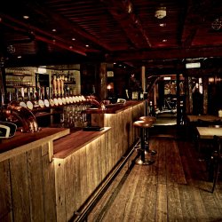 attendees at Life After Oil pub meet up