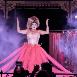 Screaming Alley: IT'S A KIND OF CABARET