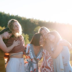 CYCLICA • A 5 days immersion for women to rest, reconnect & remember.