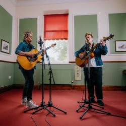 Fleecey Folk: Chris While & Julie Matthews