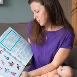 Midwife teaching hypnobirthing