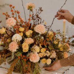 Gathered & Gorgeous: A Thanksgiving Floral Tablescape