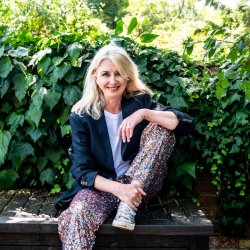 Ruth Hogan author