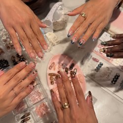 Press-On Nail Design Social