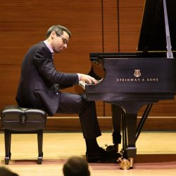 Jonathan Biss, piano