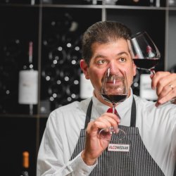 Comedy Wine & Dine mit dem Alcomedian