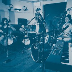 Neoclassical musical ensemble Entropies in concert