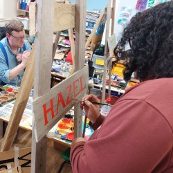 Signwriting - traditional canal skills with Phil Speight