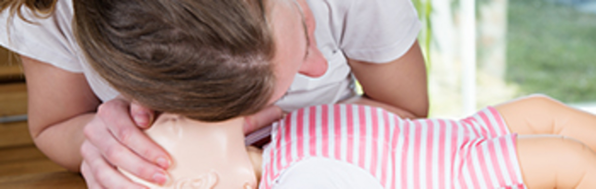 Basic Life Saving Workshop to babies inc. use of epipen