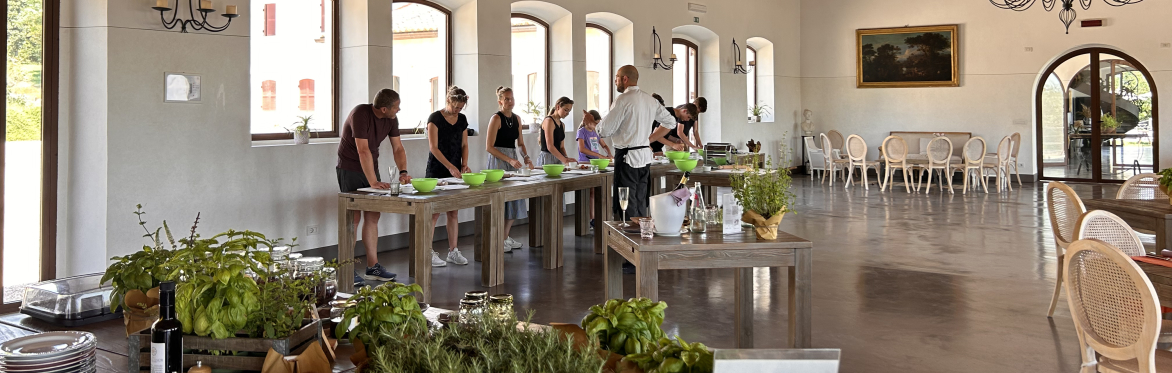 Truffle Hunting, Cooking Class & Gourmet Lunch in Rome's Countryside