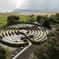 Kerdroya: a guided tour