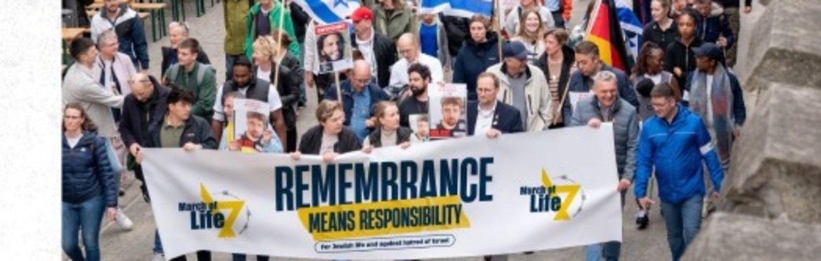 People in the March of Remembrance