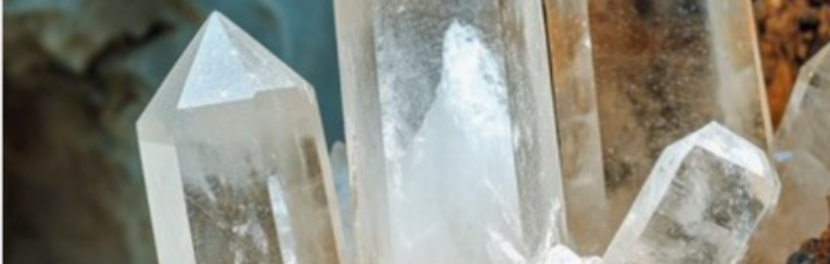 Crystal Connection ~ healing with crystals ✨