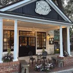 Apéro in Paris: Open Bar Happy Hour at The Mount Dora Bistro