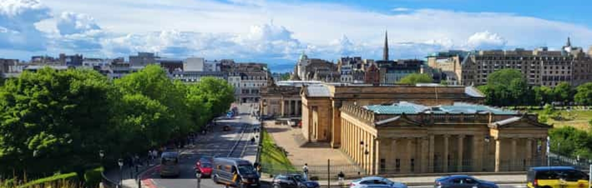 A picture of the skyline of New Town Edinburgh, a vital stop on the women's history tour of Edinburgh