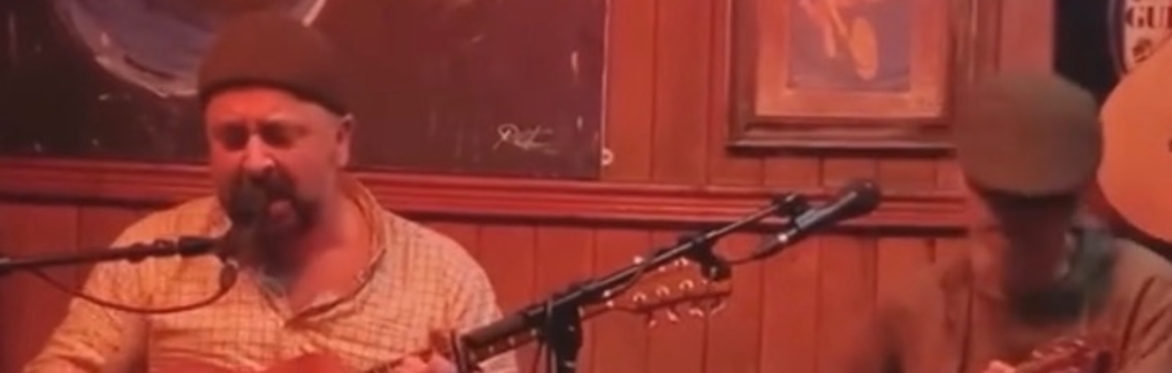 Barry Kerr and Ruairí Cunanne live at maddens