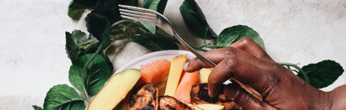 https://unsplash.com/photos/person-holding-sliced-fruits-on-green-leaves-rSobSjM6fBM?utm_source=unsplash&utm_medium=referral&utm_content=creditShareLink