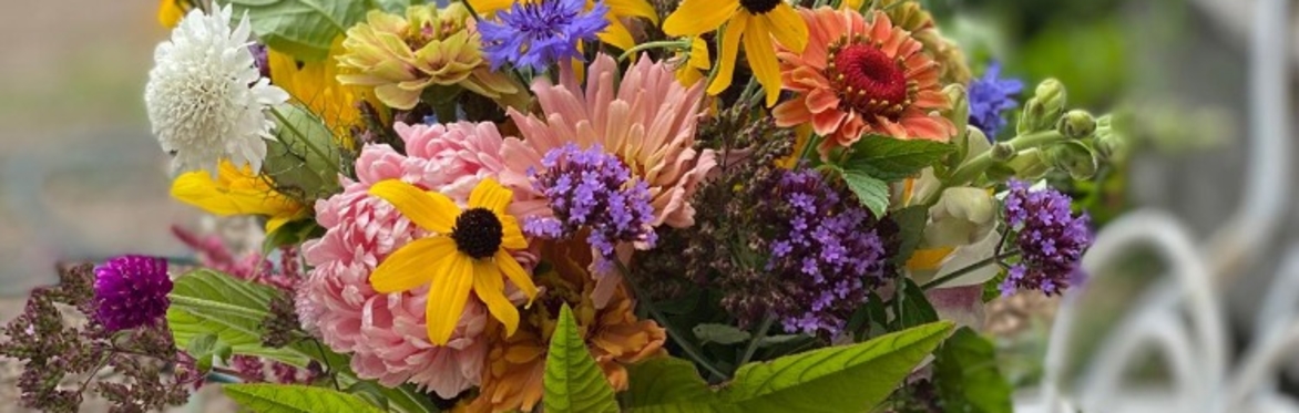 Spiral Hand-Tied Bouquet Making