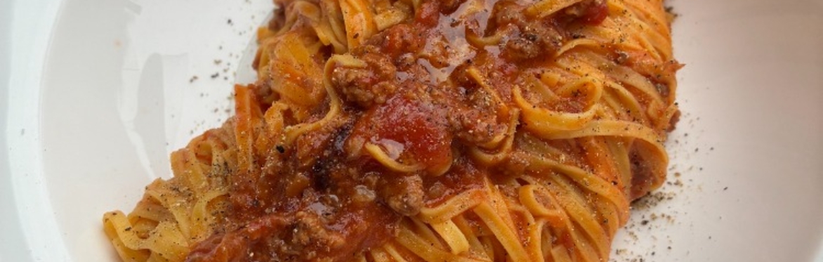 Classic Italian Red Wine & Pasta Ragu al Fettuccelle