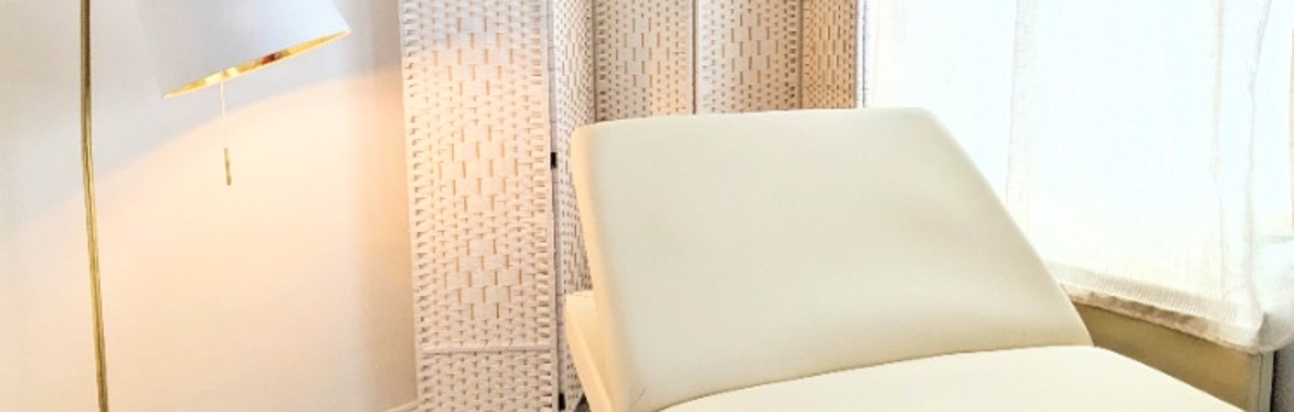 Book a private reflexology or reiki session