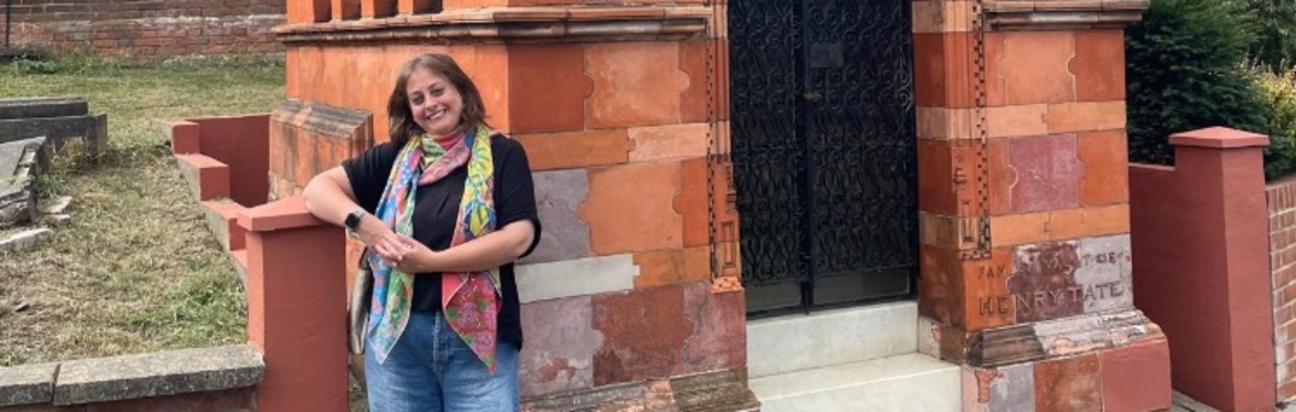 Em stands by Henry Tate's mausoleum