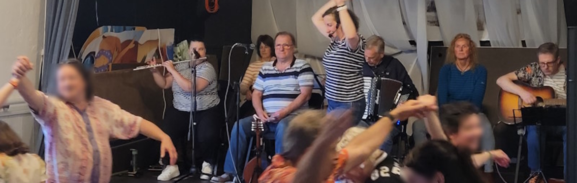 Christmas Ceilidh with the Appledore Ceilidh Band