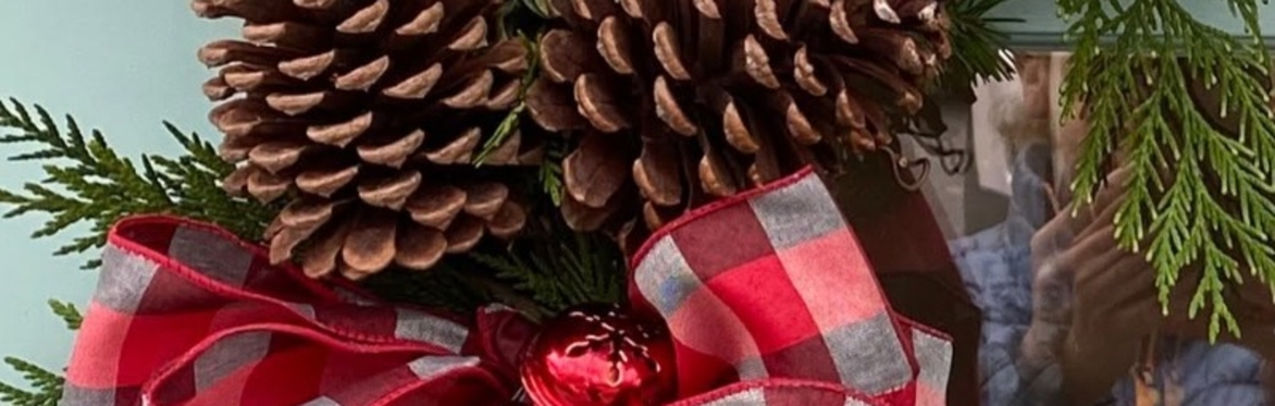 FUN AND FESTIVE WREATHS AT PHERM!