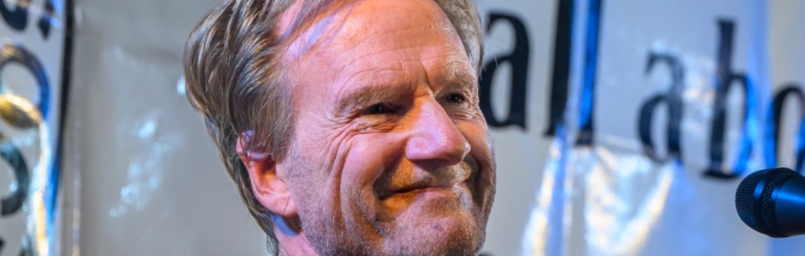 International Folk Star Rupert Wates Returning to Society Hall!