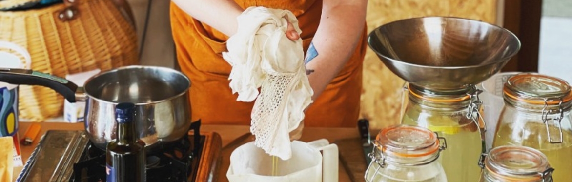 Foraging and wild soda workshop with Chloë Dempsey