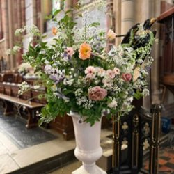 Large Urn demonstration by Gems