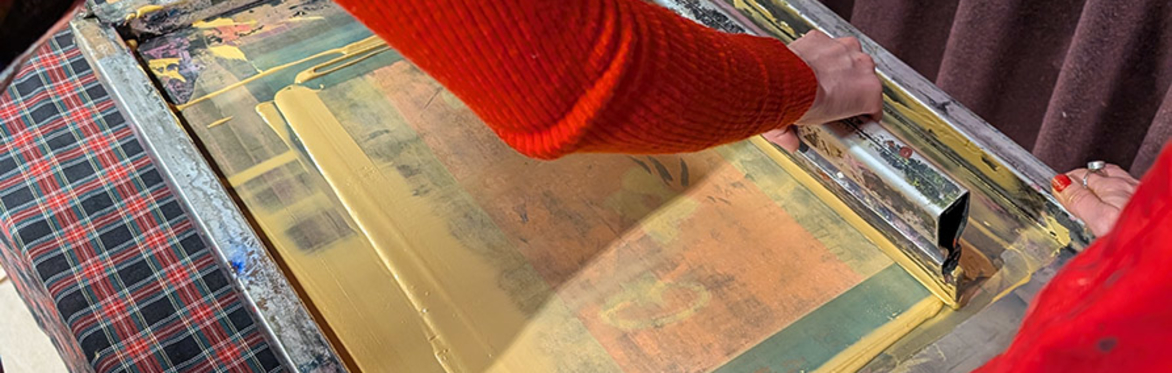 Screen print your own festive table runner