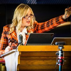 Caroline Hawley - The Antique Auction Market