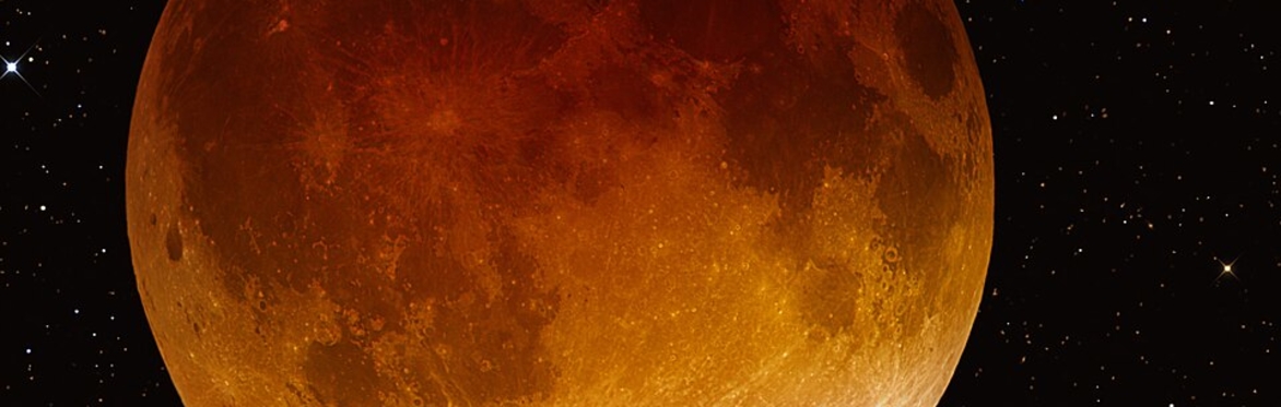 Blood Red Moon: Lunar Eclipse at Men-an-Tol & the Nine Maidens