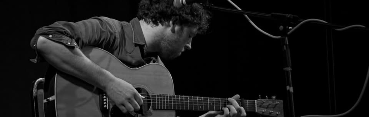 Les Caravanes - Fingerstyle folk and blues from the top shelf