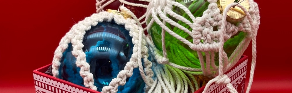 Victorian Inspired Macrame Decorated Christmas Bauble Workshop