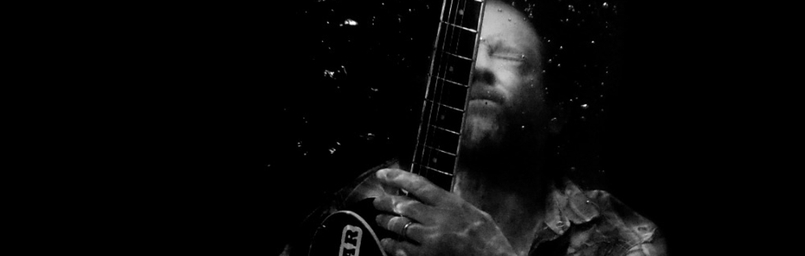 Guitarist, Singer