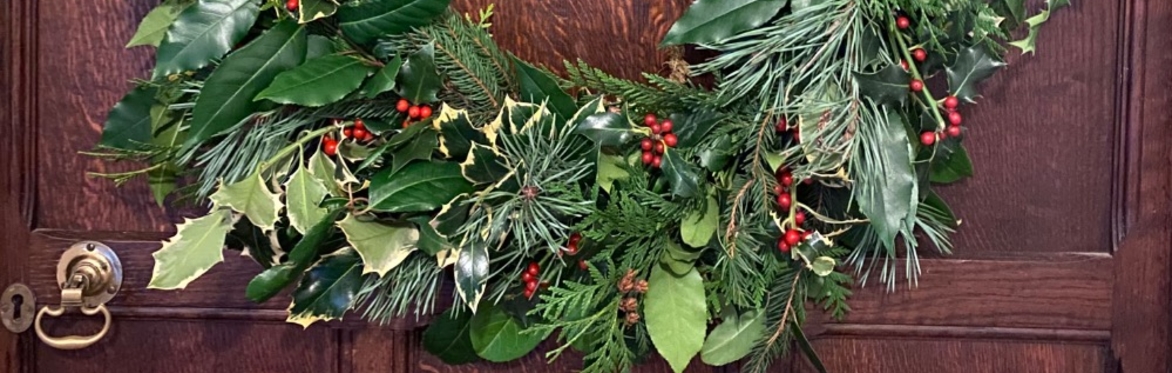 Christmas wreath detail