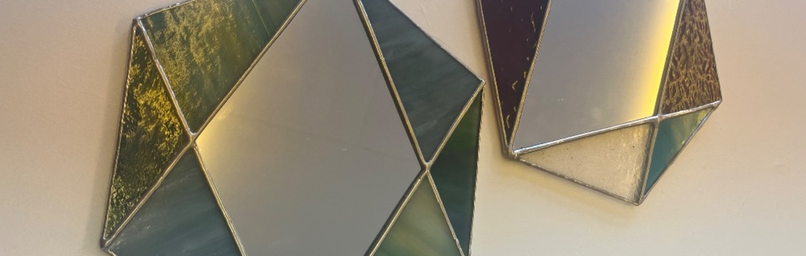 STAINED GLASS MIRROR - DAY WORKSHOP 10am - 3pm SAT 11 JULY £69