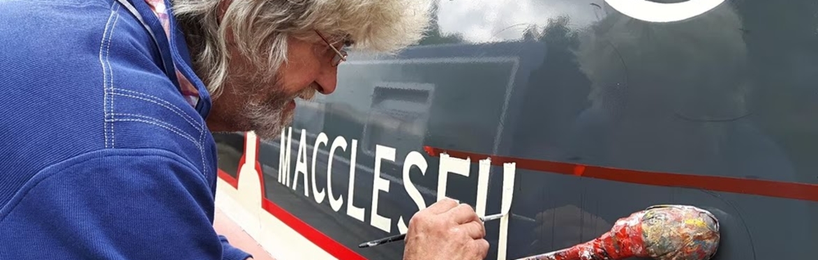 Signwriting - traditional canal skills with Phil Speight