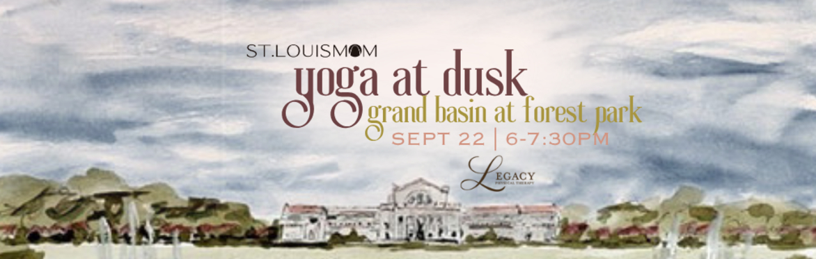 St. Louis Mom Yoga at Dusk | Grand Basin at Forest Park