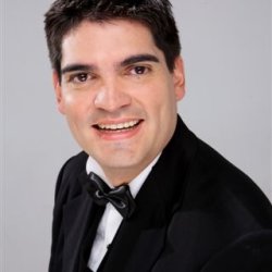 Luis Sanchez Headshot