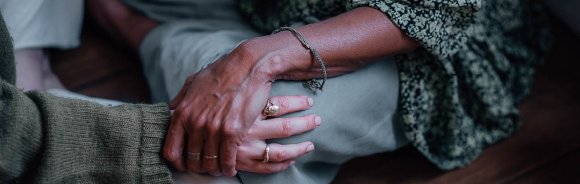The Art of Being Held  -  A Conscious Cuddles Evening